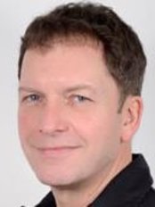 Dr Simon O'Neill