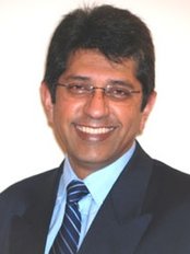 Dr Nik Pandya