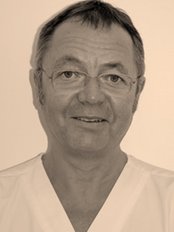 Dr Pieter Van Heerden